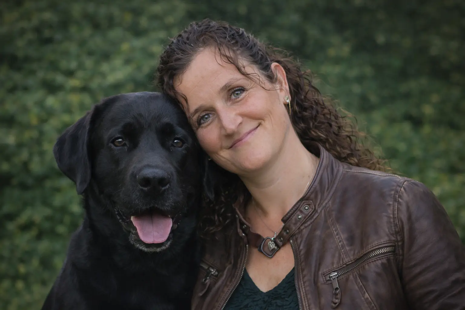 Ann-Sofie med sin hund